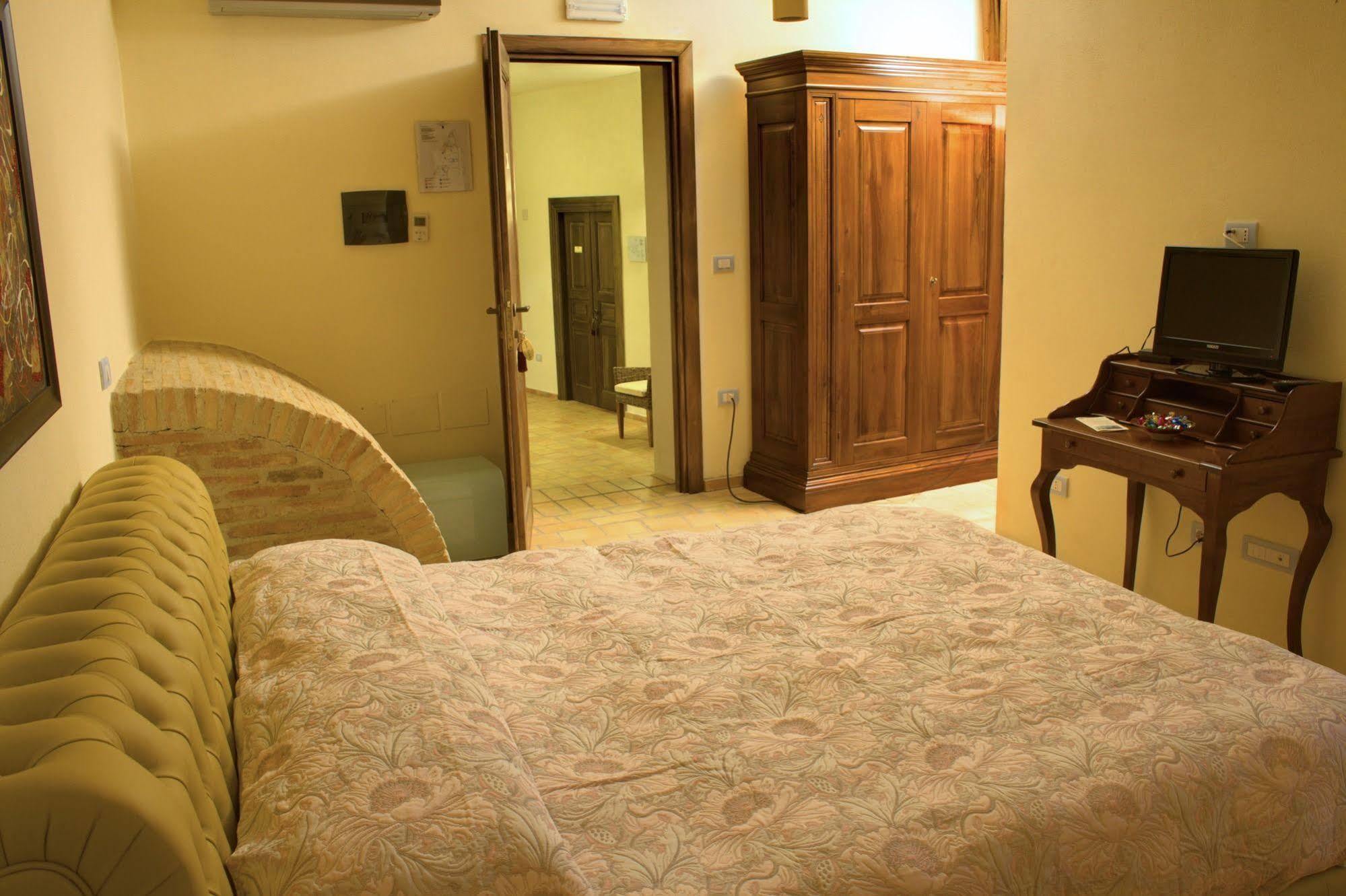 Relais Hotel Palazzo Castriota Корильяно-Калабро Екстер'єр фото