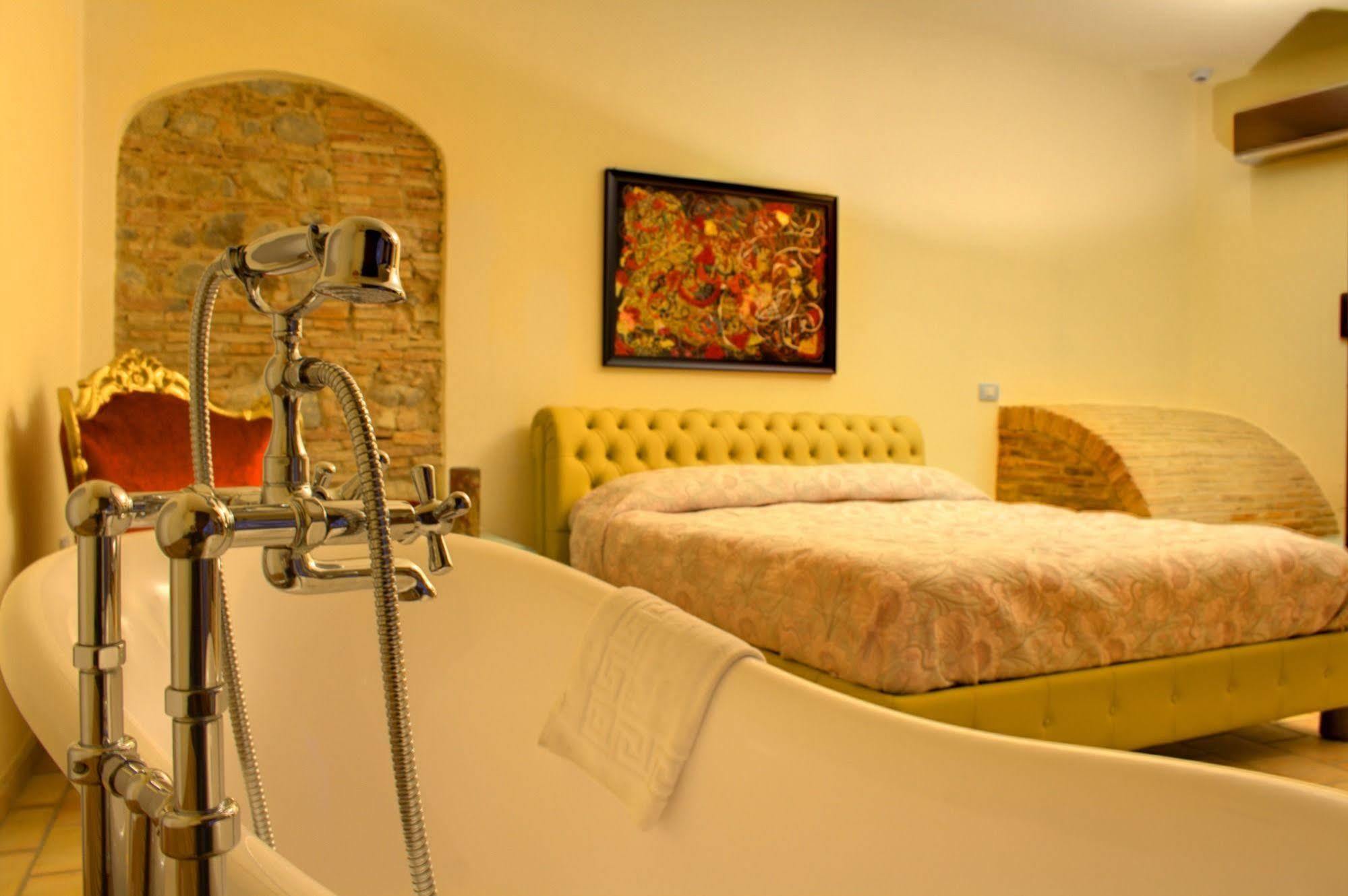 Relais Hotel Palazzo Castriota Корильяно-Калабро Екстер'єр фото